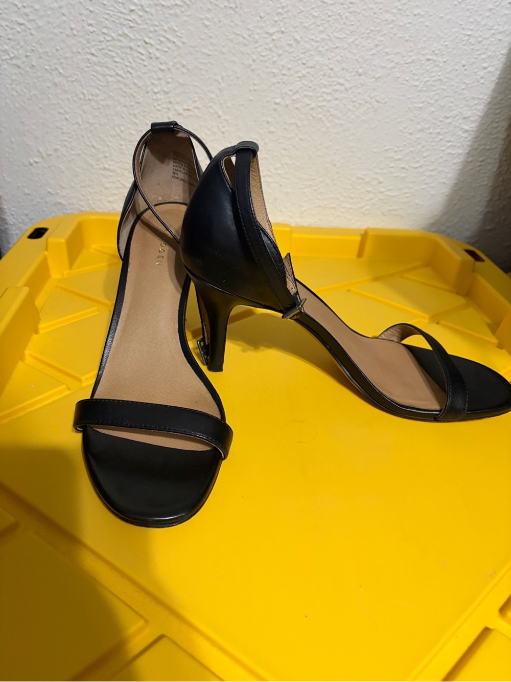 💜 8 1/2 Halogen Classic Black Open-Toe Ankle-Strap Heels for Women